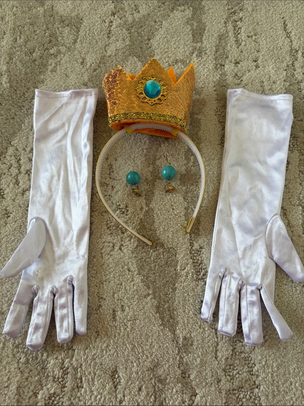 Princess Peach!! Size 100 (3/4) Girls' with Crown, gloves AND earrings!